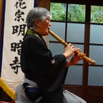 Kurahashi Yodo II playing honkyoku at the annual Myoan-ji Honkyoku Taikai, Kyoto